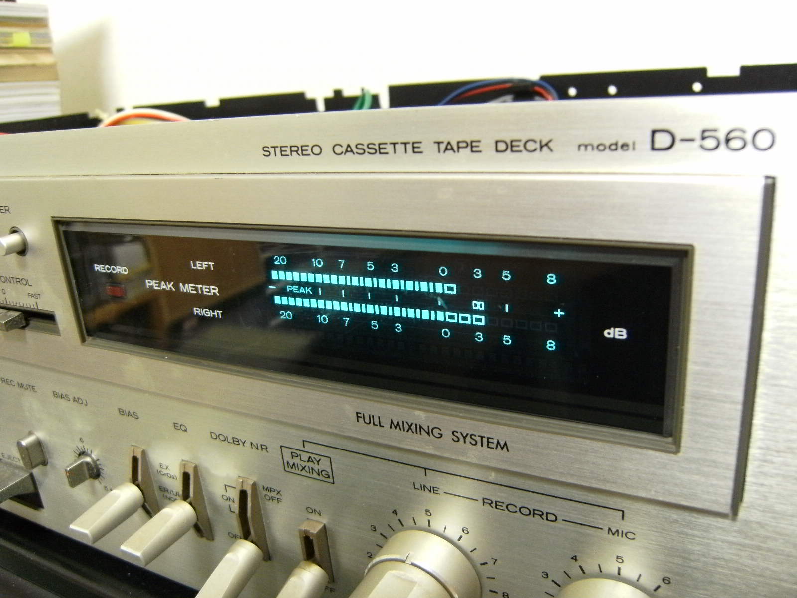 【超美品/動作品】　HITACHI カセットデッキ D-560 ローディのカセットデッキコレクション D-560